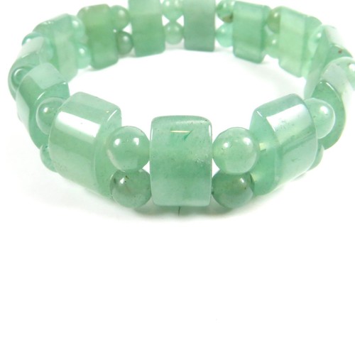 PRETTY PETITE GREEN JADE STRETCH BRACELET POLISHED STONE LOVELY! - Picture 3 of 3