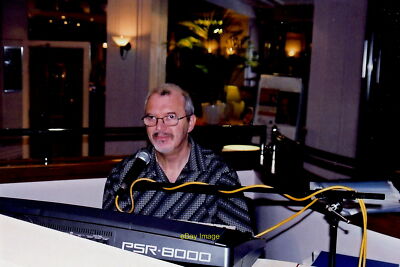 Photo 6x4 Douglas - Empress Hotel entertainer Jim Wilson 2 c2003