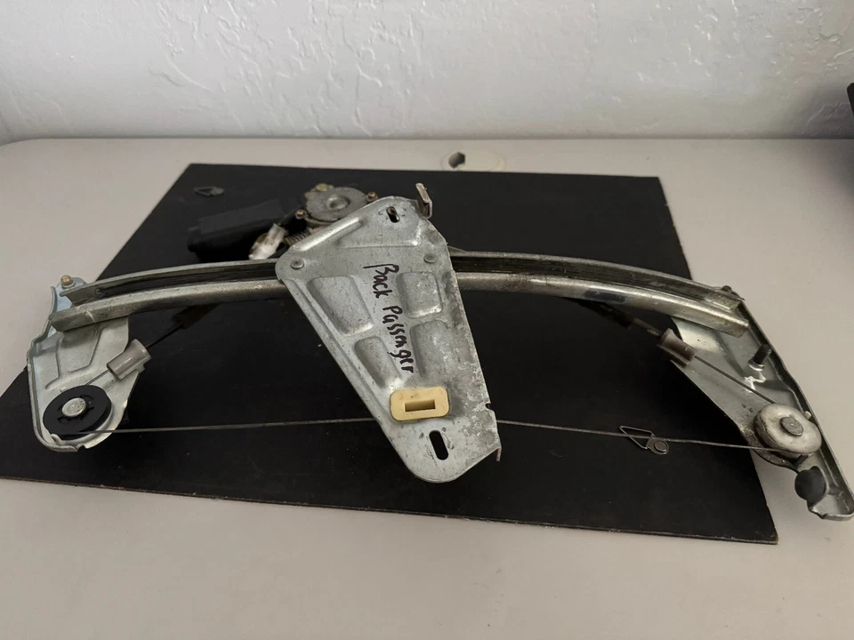 1992-1996 Lexus ES300 Window Regulator with Motor (Passenger Side Rear) - Image 2 of 4