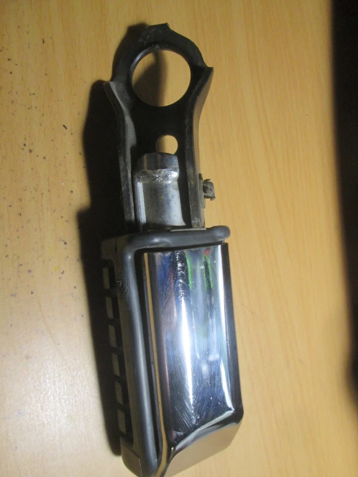 Honda 1983 CB1000C CUSTOM RIGHT REAR PILLION PEG 50700-MG1-000 TIDY - Image 4 of 4