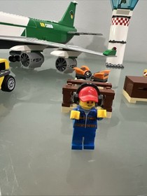 LEGO City cargo terminal 60022 Incomplete