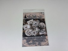 Heartstring Samplery Festive Little Fob Coffe...