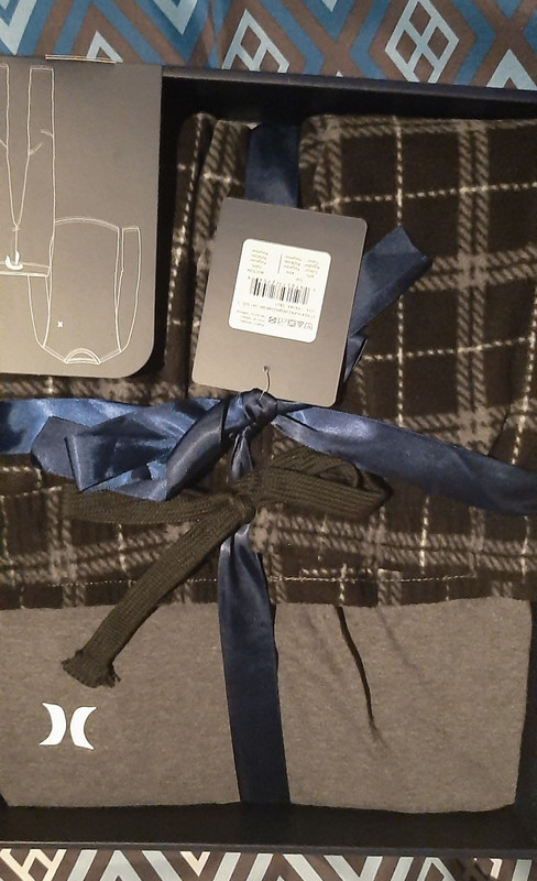 NWT Hurley  2 Piece Lounge Plaid Set Sleepwear Mens Small Fleece Brand New