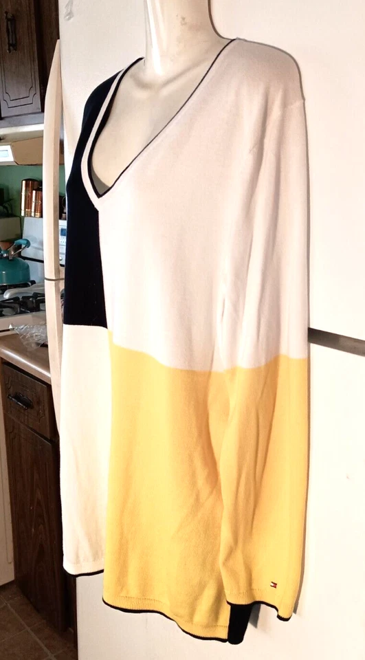 VINTAGE TOMMY HILFIGER BLACK WHITE YELLOW COLORBLOCK V-NECK SWEATER SIZE XXL 2XL - Image 2 of 4