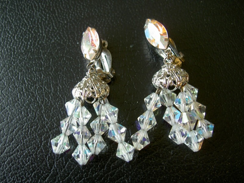 VINTAGE LEWIS SEGAL PAT 156452 CLEAR AB CRYSTAL DROP SILVER CLIP EARRINGS -2"