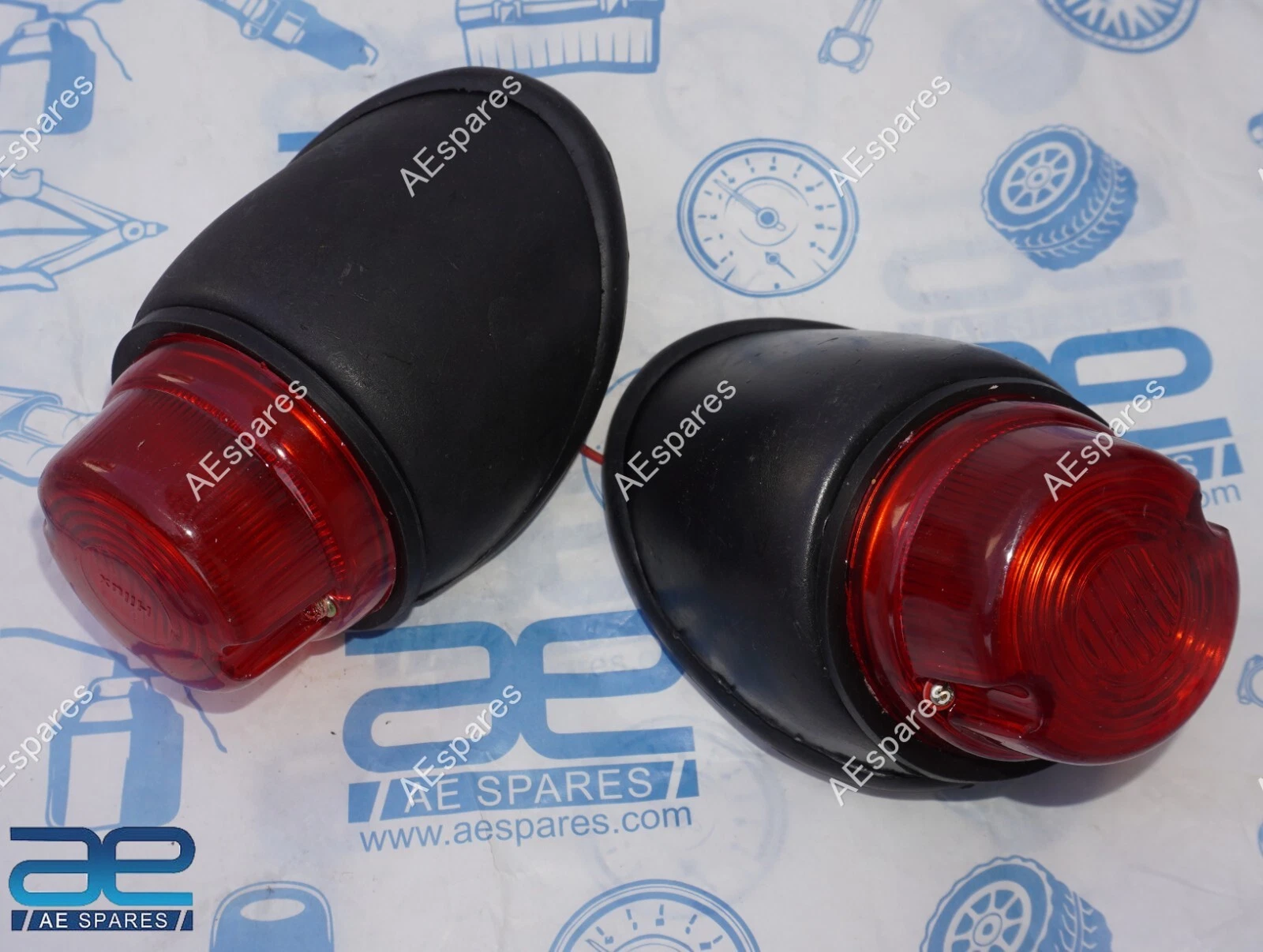 Rear Light Set With Bulb 12v For Custodia Internation D2015 D514 Tractor view 4