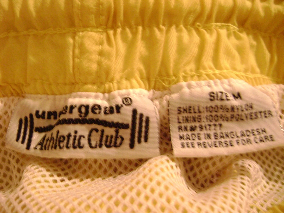 NUEVO DE LOTE "UNDERGEAR ATHELETIC CLUB" CORTO, COLOR AMARILLO BRILLANTE, TALLA MEDIANA Foto 3 de 4