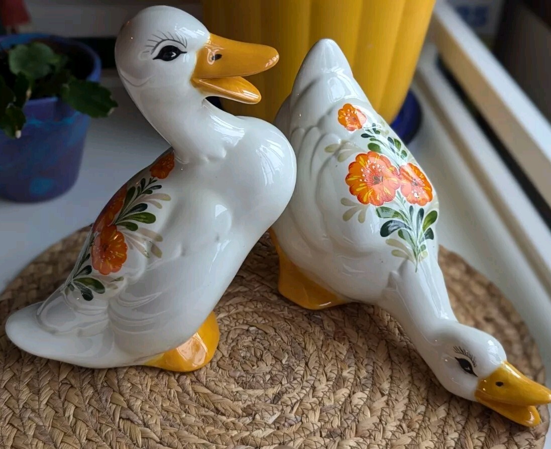 2 Vintage Farmhouse Cottage Décor 1980’s White Ceramic Happy Goose Floral Garden