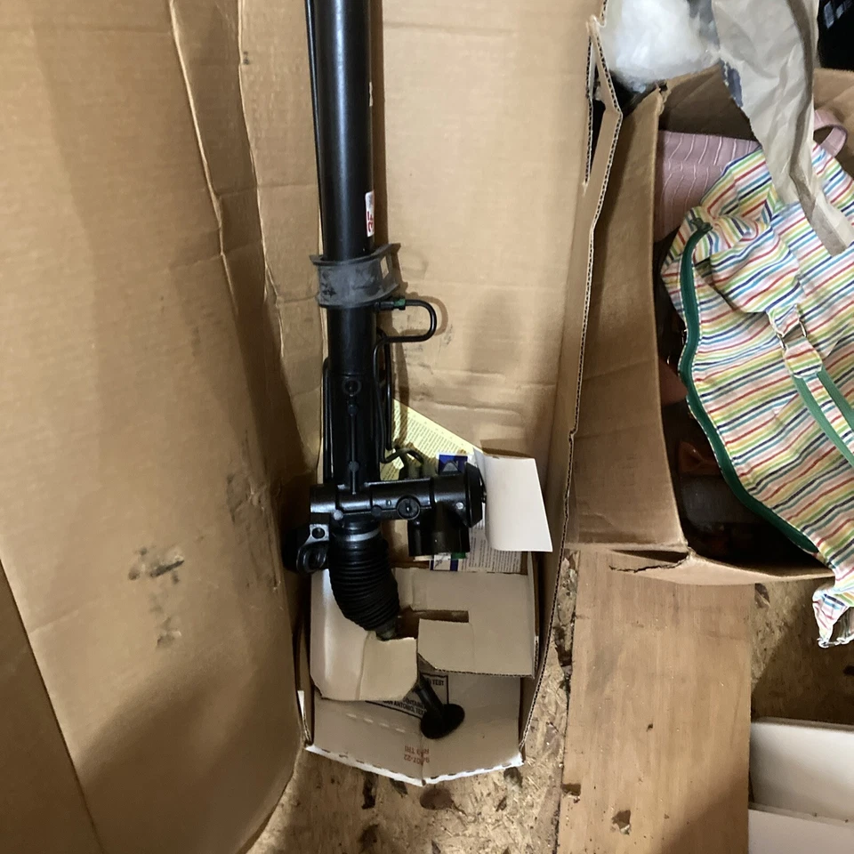 Montaje de estante y piñón - Sedán Cardone 22-353 Reman 2001 Sebring Foto 2 de 4