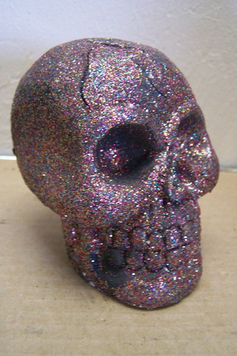 Calavera cubierta con brillo de resina - México - Imagen 2 de 2