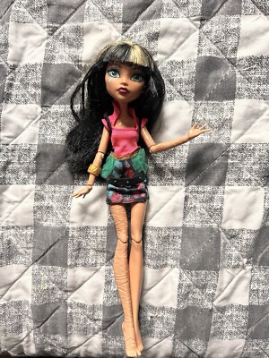 monster high Cleo De Nile Doll In Lagoona s  Freaky Fusion Outfit