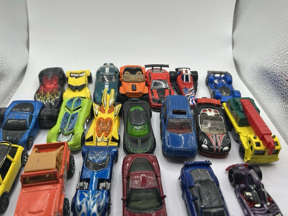 Hotwheels Matchbox 20 Piece Diecast Car Lot 1:64 - Image 4 of 4