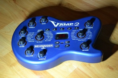 Behringer V-AMP 2 Gitarren Amp Modeler Multieffekt + Tasche + Netzteil   TOP