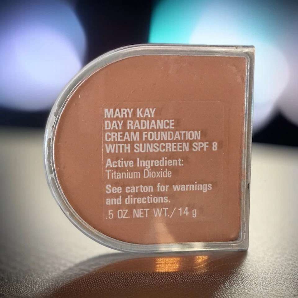 Mary Kay BISQUE IVORY 0607 Day Radiance Cream Foundation 0.5 oz with SPF 8 Boxed - Image 3 of 4