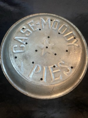 Case-Moody 9  Vented Pie Pan For A Crisp Crust Vintage Farmhouse Decor Star Logo