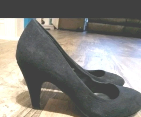 黑色麂皮绒鞋,PUMPS,楔形,“ME TOO”品牌。  9M 码  二手状况完好 — 第 2/4 张图片