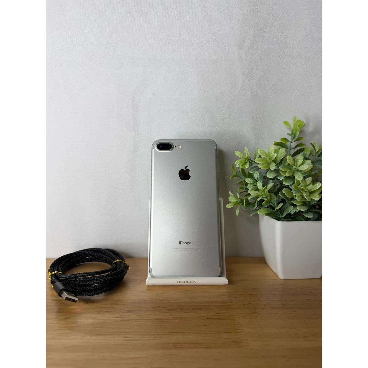希少　美品　iPhone 7 Plus 128GB（シルバー） Apple iPhone 7 Plus Silver 128 GB from AT&T