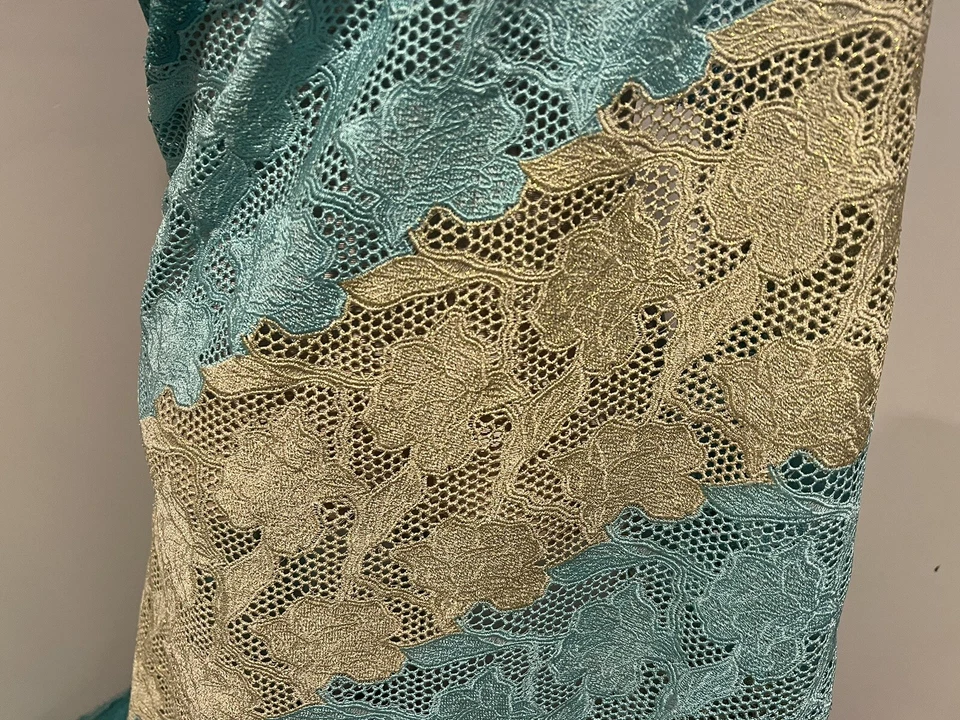 "Tela de encaje de guipur bordada AZUL VERDE AZULADO DORADO 42"" ancho se vende por yarda" Foto 2 de 4