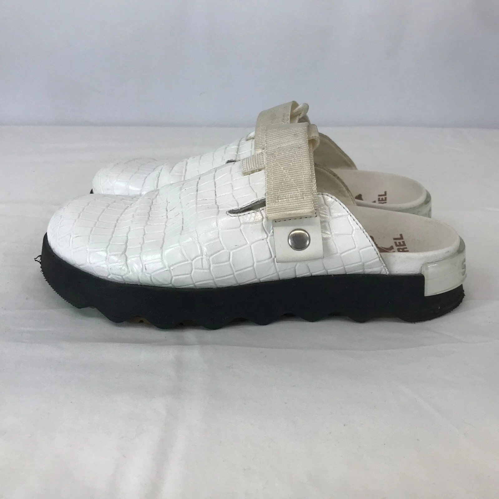 sorel vibe slip on clog mule 
