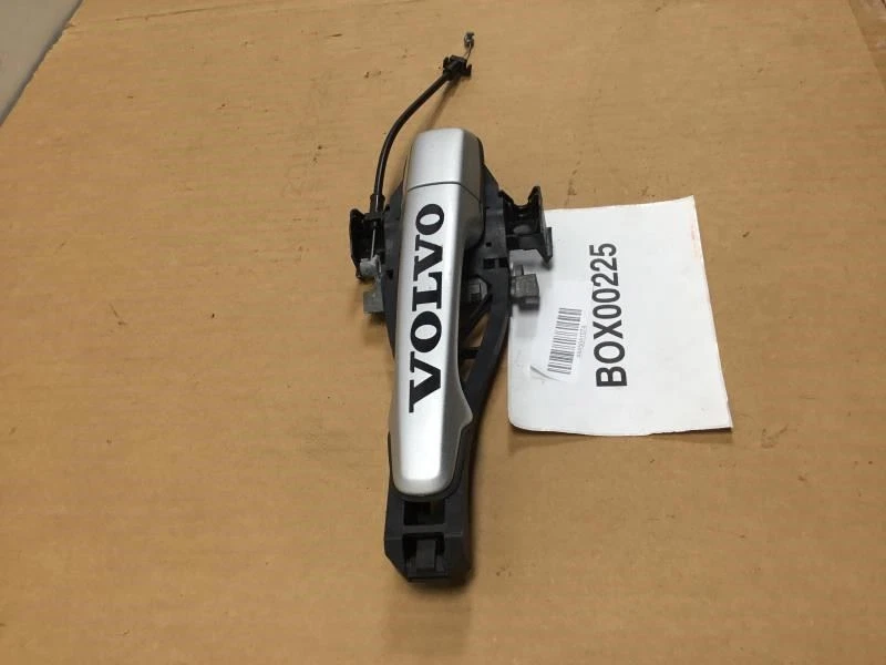Volvo S40 2004 2008 puerta trasera izquierda manija exterior 05 06 07 OEM+ Foto 2 de 4