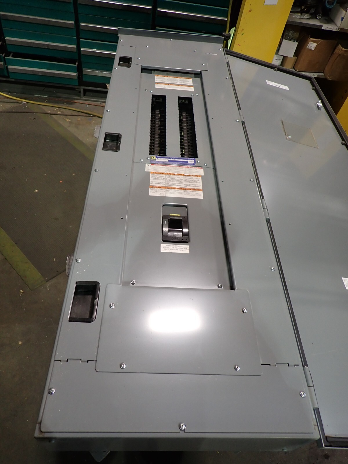 SQUARE D 400 amp Main Breaker 3R Outdoor Panel 240v 3P 4W MH68WP