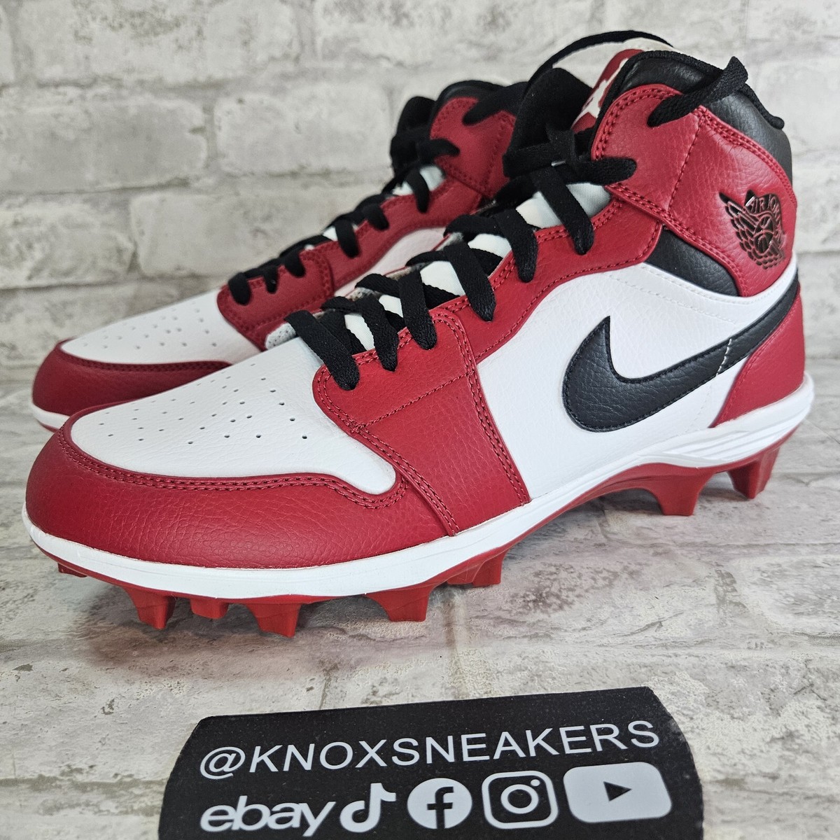 Air Jordan 1 TD Mid \'Chicago\' 2023 FJ6805-106 Football Cleats Mens Sizes air-jordan-1-mid-td-cleat-  main image 2