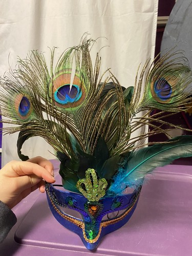 Peacock Feather Masquerade Mask - Picture 7 of 9