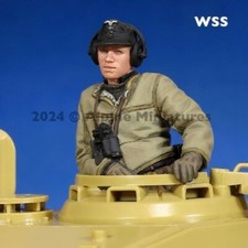 ALPINE MINIATURES 1:35 SET 35315 WWII GERMAN PANZER COMMANDER 1 FIGURE/2HEADS 