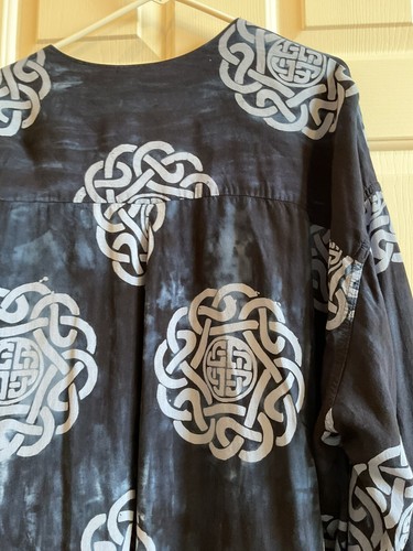 Woman’s Batik Navy Long Sleeve Tunic Blouse XXL Celtic Symbols "Love to Kiss" - Bild 8 von 14