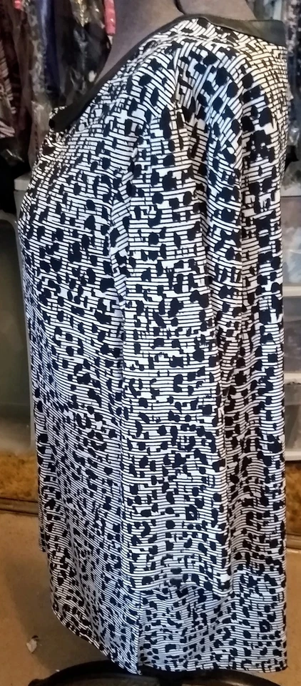 Blusas Cato talla 18/20 axilas 26 en hombros abajo 27 en parte inferior 29 en Lk nuevas Foto 4 de 4