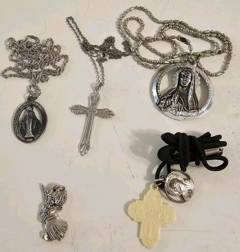 Vintage Lot Of Religious Catholic Medals Jewelry Rosaries - Picture 7 of 12