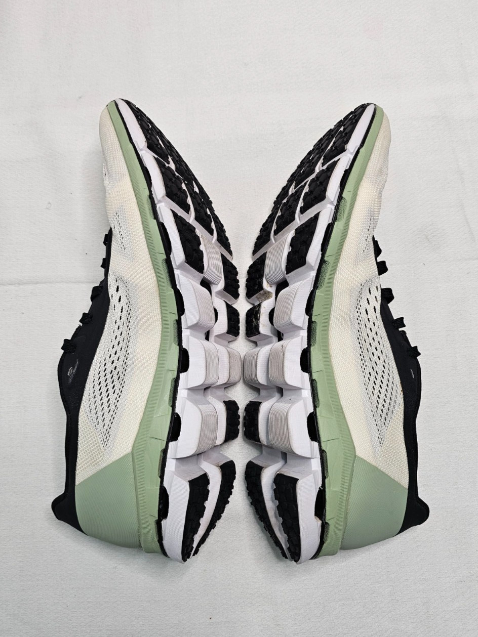 ON CLOUD CLOUDBOOM RUNNING SHOES CLOUDTEC CREAM G… - image 7