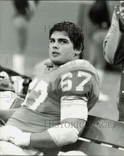1984 Press Photo Detroit Lions Football Player Don Greco Sits on Bench