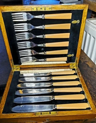 Antique Silver Plated Fish Server Box Set of 12 by Joseph Elliott & Sons c1850 - Image 1 of 4