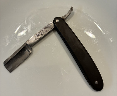 Vintage Straight Razor HANS KONRAD  BRUX  (Most) No. 87   Black Scales