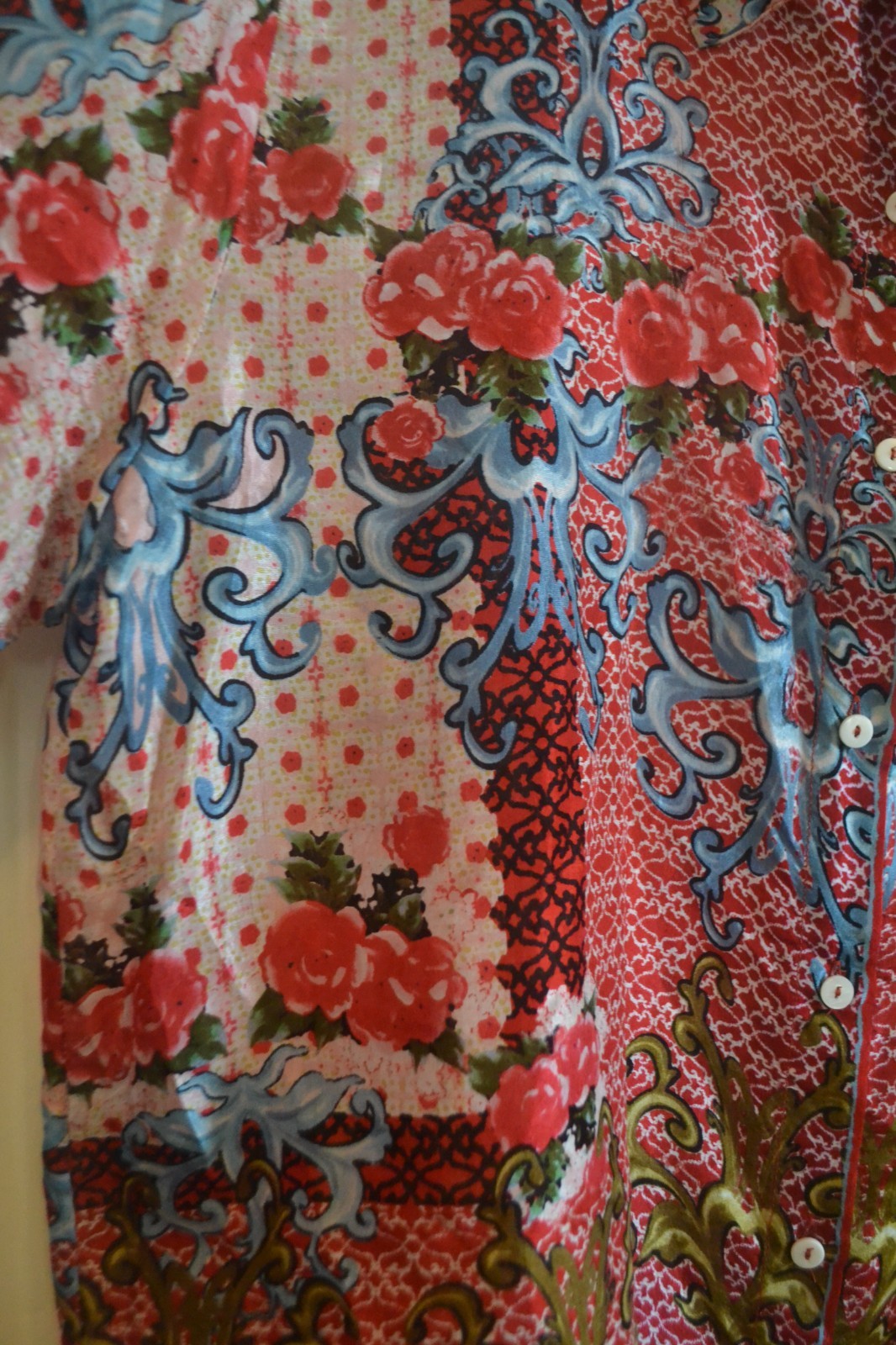 RED AND BLUE PATTERNED BUTTON DOWN LONG SLEEVE SI… - image 5