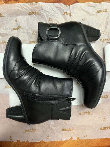 Earth Topaz 6.5 B Black Pleated Leather Buckle Ankle Boots 2.5” Heel Women Shoes - Picture 8 of 13