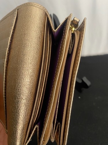 L@@K: Slightly Used COACH WALLET, High Class at a Low PRICE A MUST HAVE L@@k - Picture 4 of 11