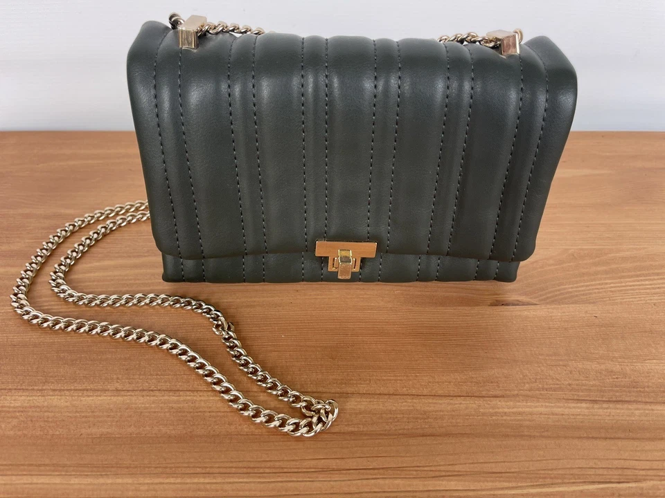 Zara Quilted Gold Chain Crossbody Purse | Hand/Shoulder Bag Y2K McBling 2000s - Image 3 of 4