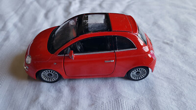 Kinsmart: New Fiat 500 rot 1/28
