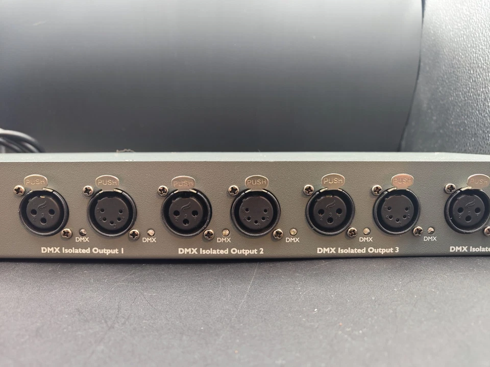 Showtec DB-1-4 DMX Splitter Booster Buffer - 4/8 Outputs 3-pin & 5-pin XLR - Image 3 of 4