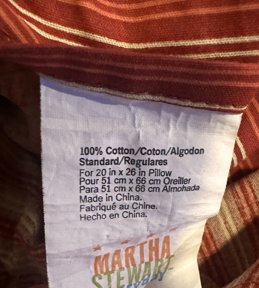 2- Fundas de almohada estándar Martha Stewart rojas cachemira a rayas  Foto 4 de 4