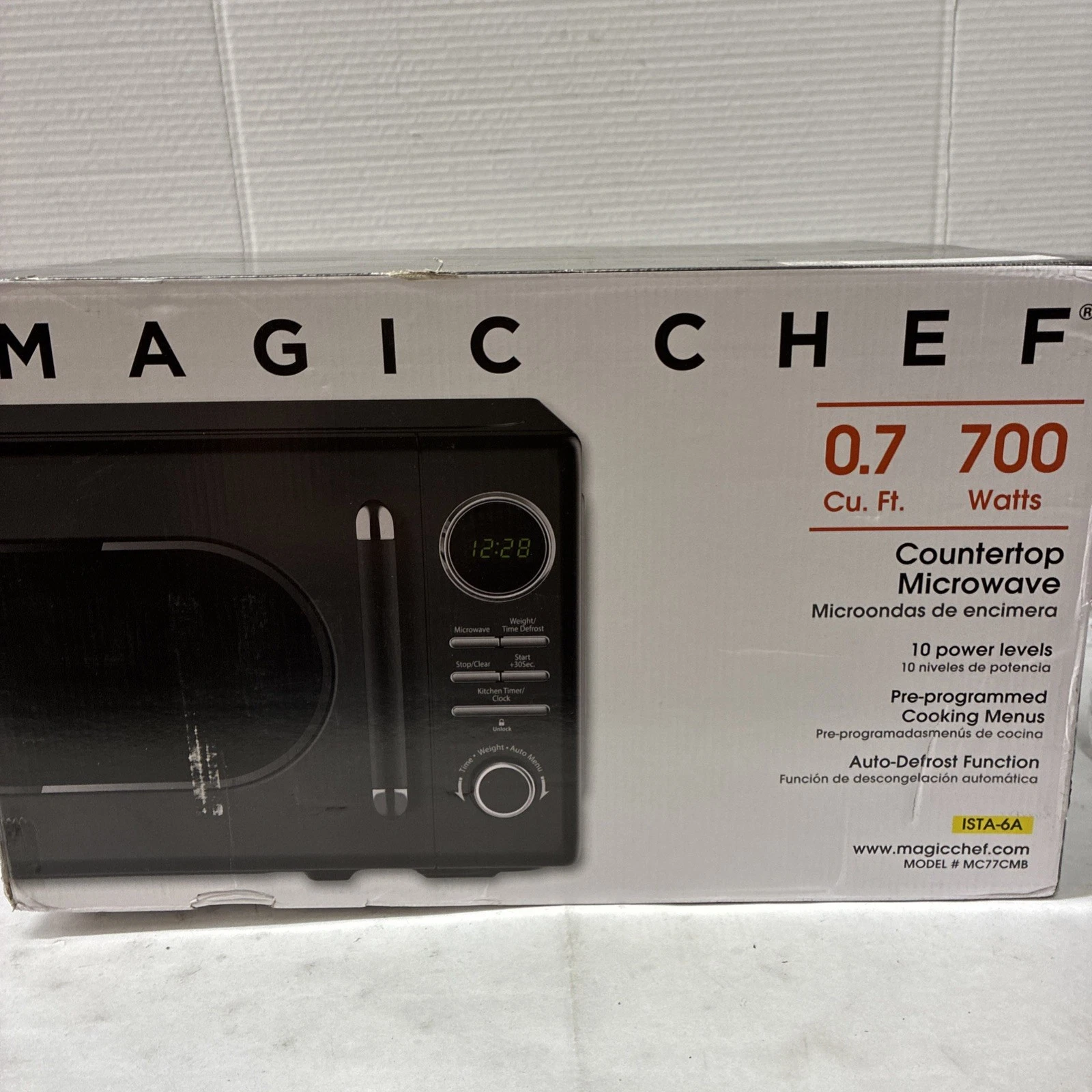 Magic Chef 0.7 Cubic Feet 700 Watt Classic Retro Countertop Microwave, Black
Opens in a new window o
