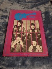 THE MONKEES TALE ERIC LEFCOWITZ 1985 PB 102 PAGES*PHOTOS*NEAR MINT*FREE SHIP THE MONKEES TALE ERIC LEFCOWITZ 1985 PB 102 PAGES*PHOTOS*NEAR MINT*FREE SHIP
