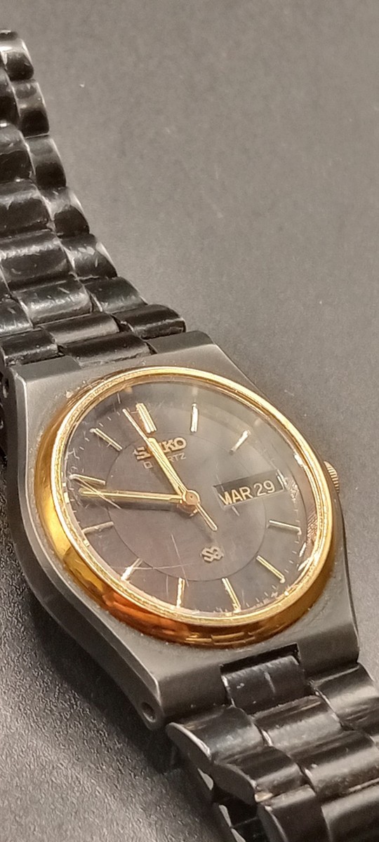 Vintage Womens Seiko SQ Sports Watch Black Gold 2A23-0159 | eBay display picture 2