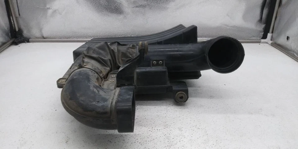 12 13 14 15 16 17 HYUNDAI VELOSTER CAJA RESONADOR OEM 28190-2V100 Foto 4 de 4