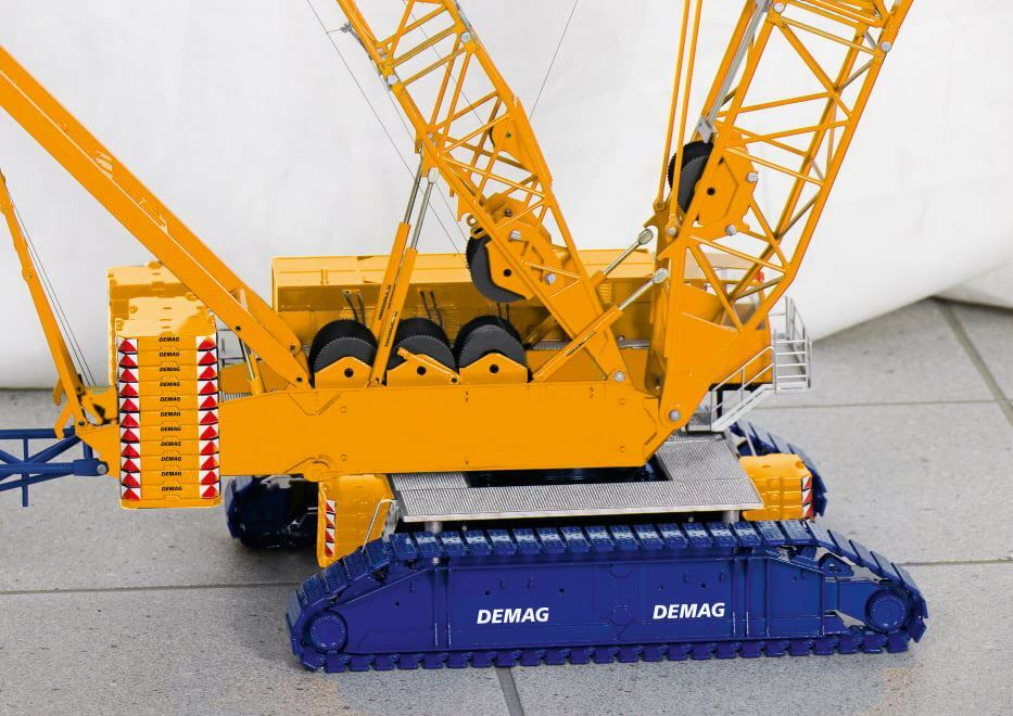 1/50 DEMAG CC8800 BOOM BOOSTER タダノカラーその1 1/50 DEMAG CC8800 BOOM BOOSTER タダノカラーその1 - メルカリ