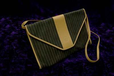 FENDI ゴールド ストライプ ショルダーバッグ Vintage 80's Authentic FENDI Stripped Removable Crossbody Strap