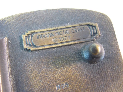 Vintage 1977 Belt Buckle - Indiana Metal Craft ~ Eagle ~ USA ~ 2" x 2 1/2" - Picture 6 of 8