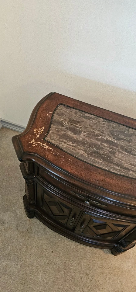 Juego de cama Queen Michael Amini Windsor Court Muebles AICO PRECIO REBAJADO Foto 3 de 4